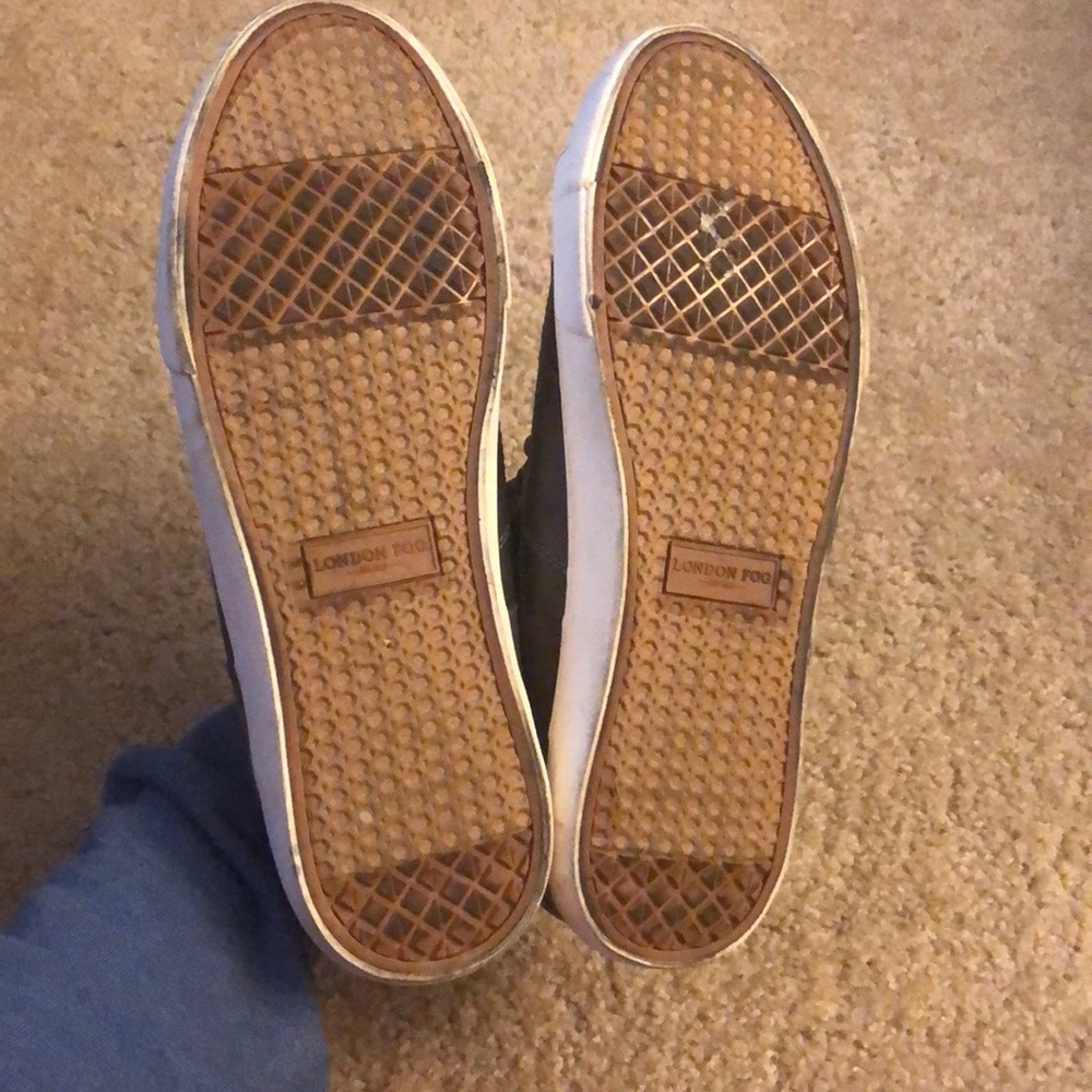 Grey London fog lace up sneakers - Picture 3 of 5